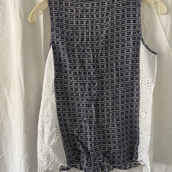 THML BLUE CHECK WITH LACE SIDE PANELS SLEEVELESS TOP SIZE SMALL - Picture 2 of 5